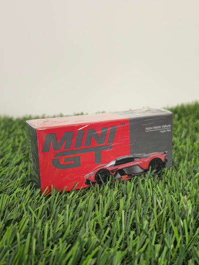 Aston Martin Valkyrie (Opened Piece) | MiniGT