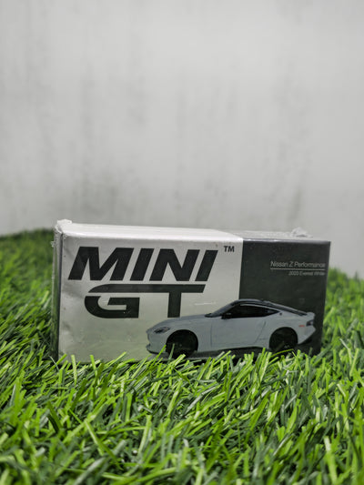 Nissan Z Performance (White) | Mini GT