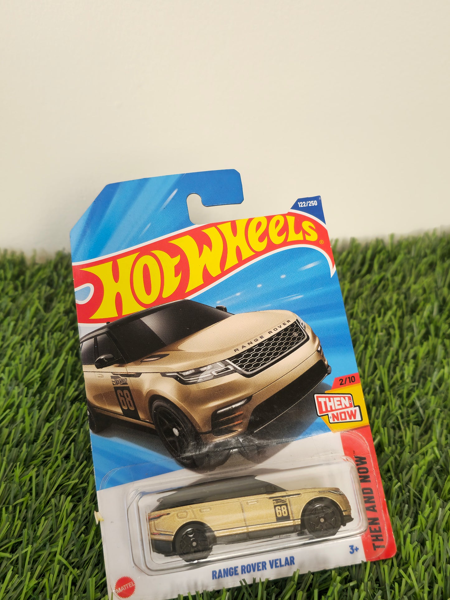 Range Rover Velar Short card | Hotwheels