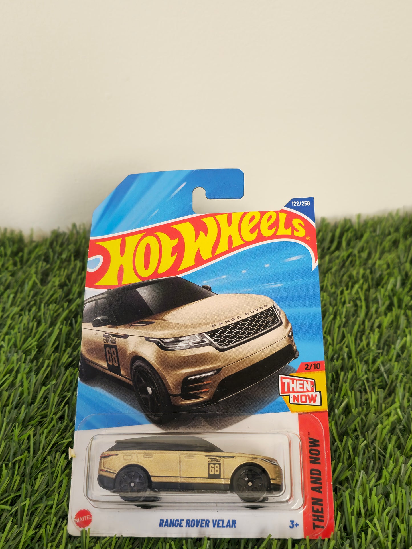 Range Rover Velar Short card | Hotwheels