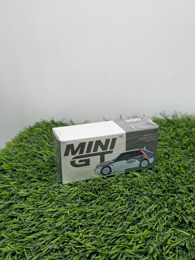 Lancia Delta HF Integrale Evoluzione - Martini Edition (White)(Opened Piece) | Mini GT