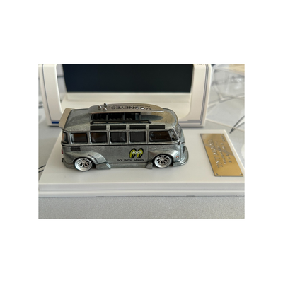 Volkswagen Bus RW Silver Limited Edition 336/499 | TNT Model