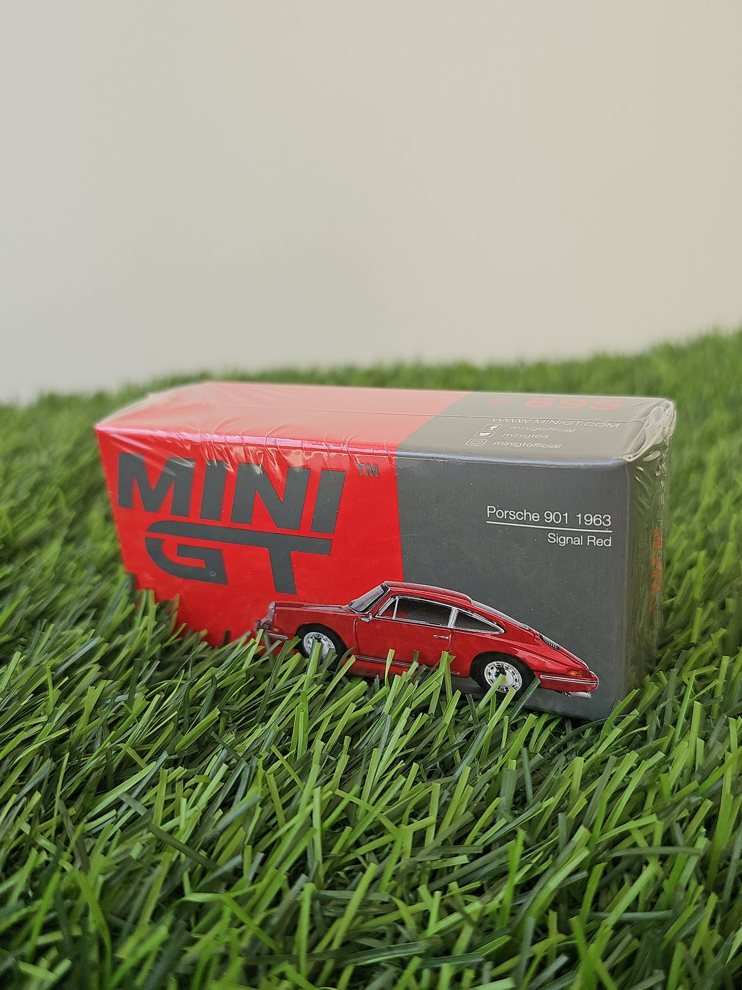 Porsche 901 1963 | MiniGT