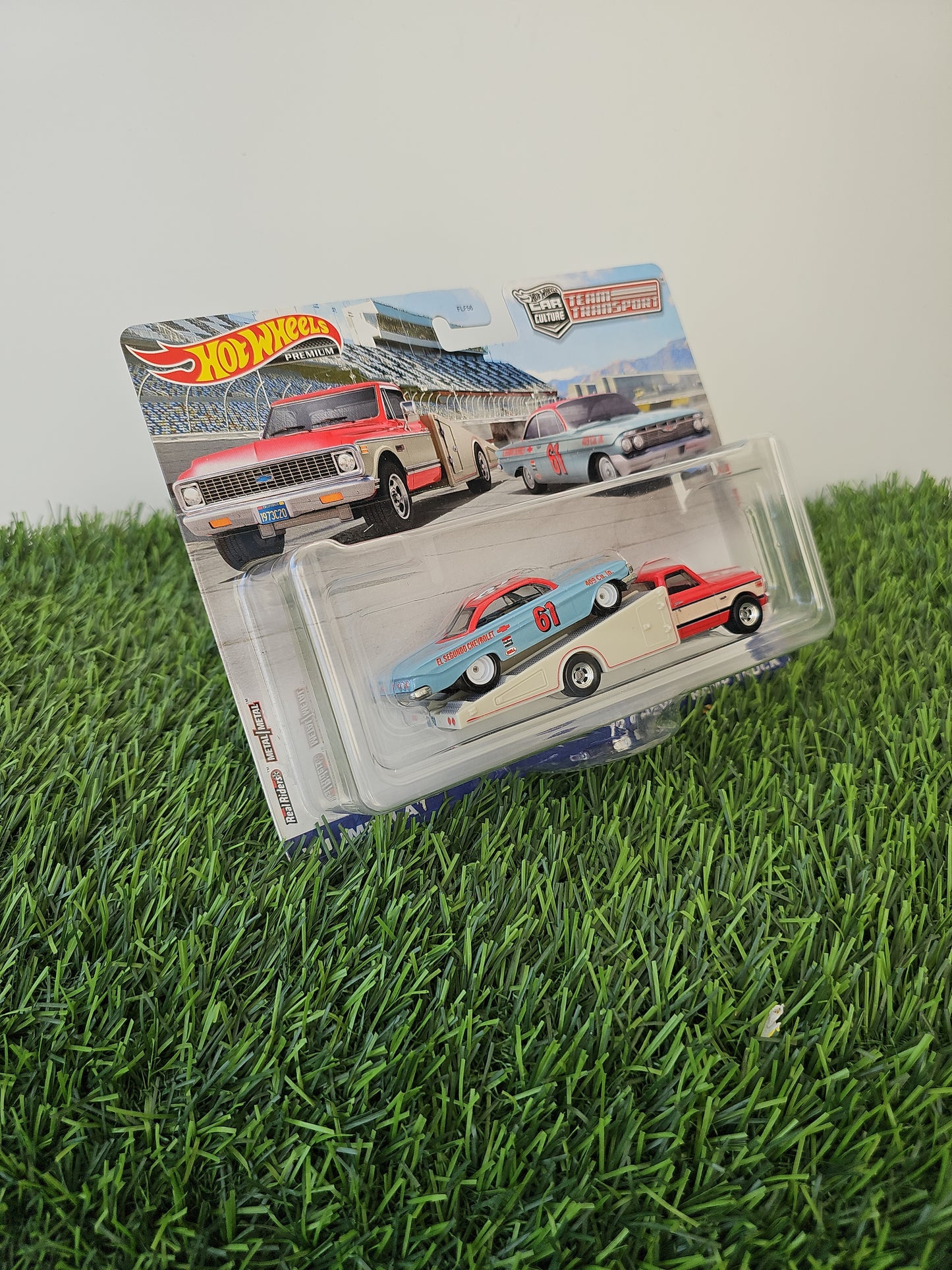 72 Chevy Ramp with 61 Impala Truck Hotwheel Premium