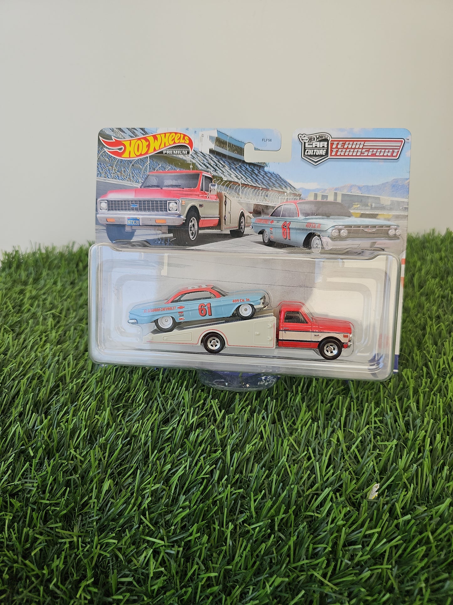 72 Chevy Ramp with 61 Impala Truck Hotwheel Premium