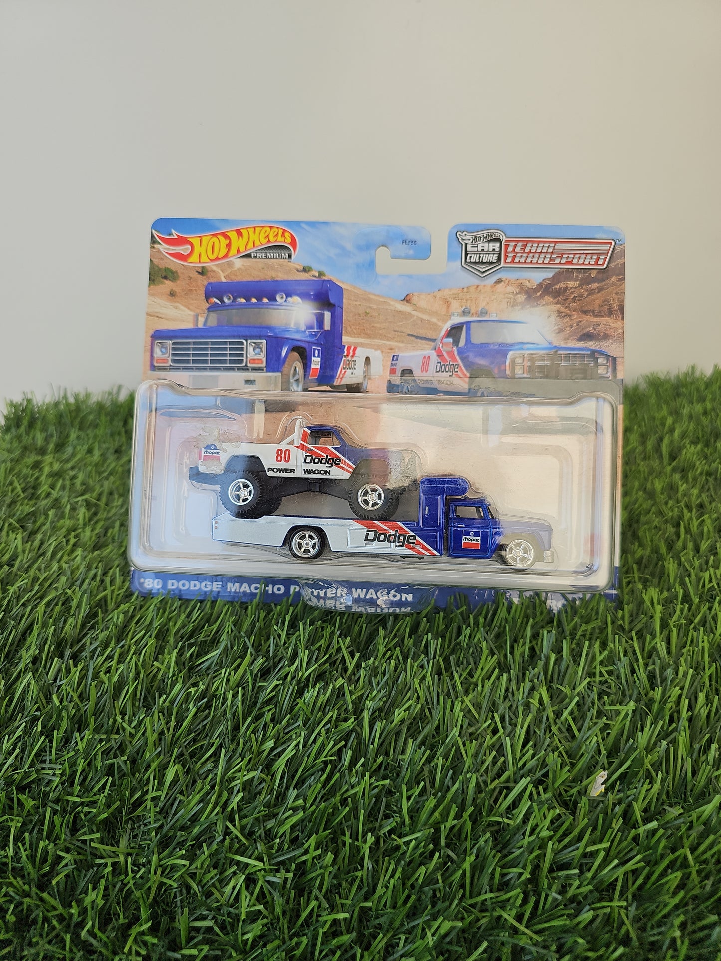 Retro RIG with 80 dodge macho power Hotwheel Premium