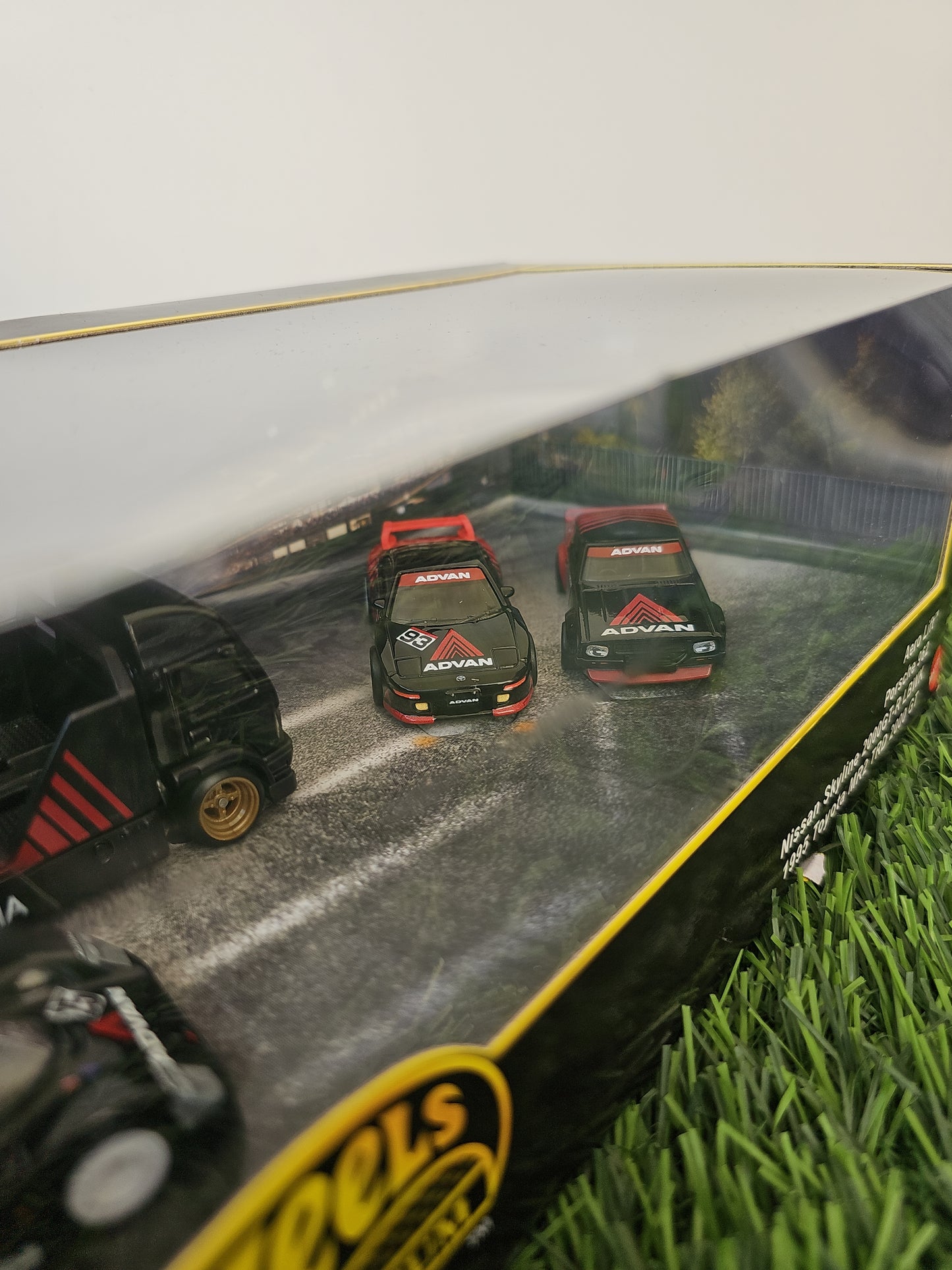 Hotwheels Premium Box 4 set Advan