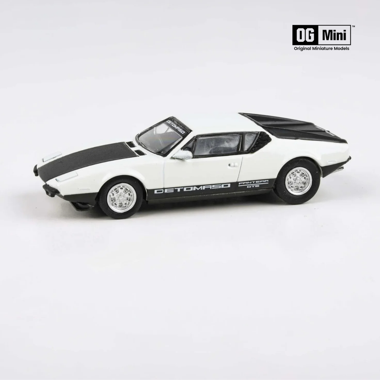 *PRE-ORDER* De Tomaso Pantera RHD 1972, 1:64 Scale