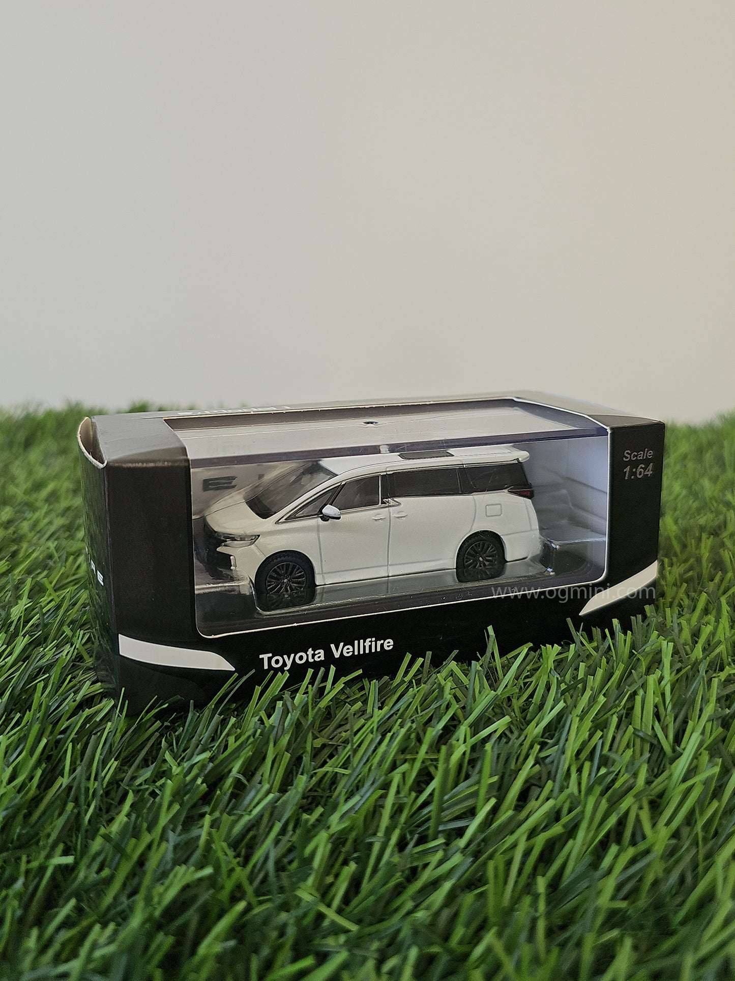 Toyota Vellfire 1Model