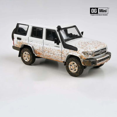 *PRE-ORDER* Toyota Land Cruiser 76 Off Road Effect RHD, 1:64 Scale
